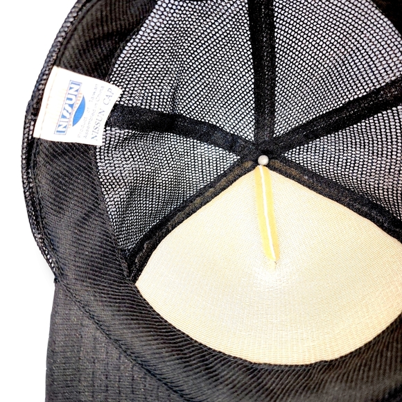 ROCKSTAR NISSUN BLACK & WHITE SNAPBACK TRUCKER CAP WITH SKULL & ROSES 1 SIZE - Picture 9 of 9